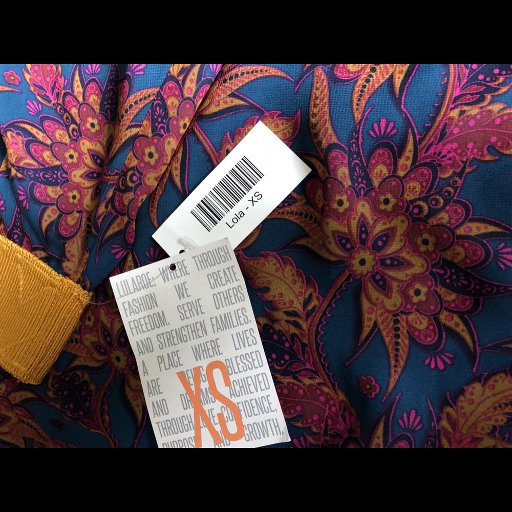 LULAROE LOLA XS SKIRT NEVER WORN - Picture 3 of 3